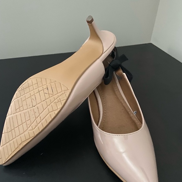 Pointy cream short hills- 14th & Union - Picture 4 of 4